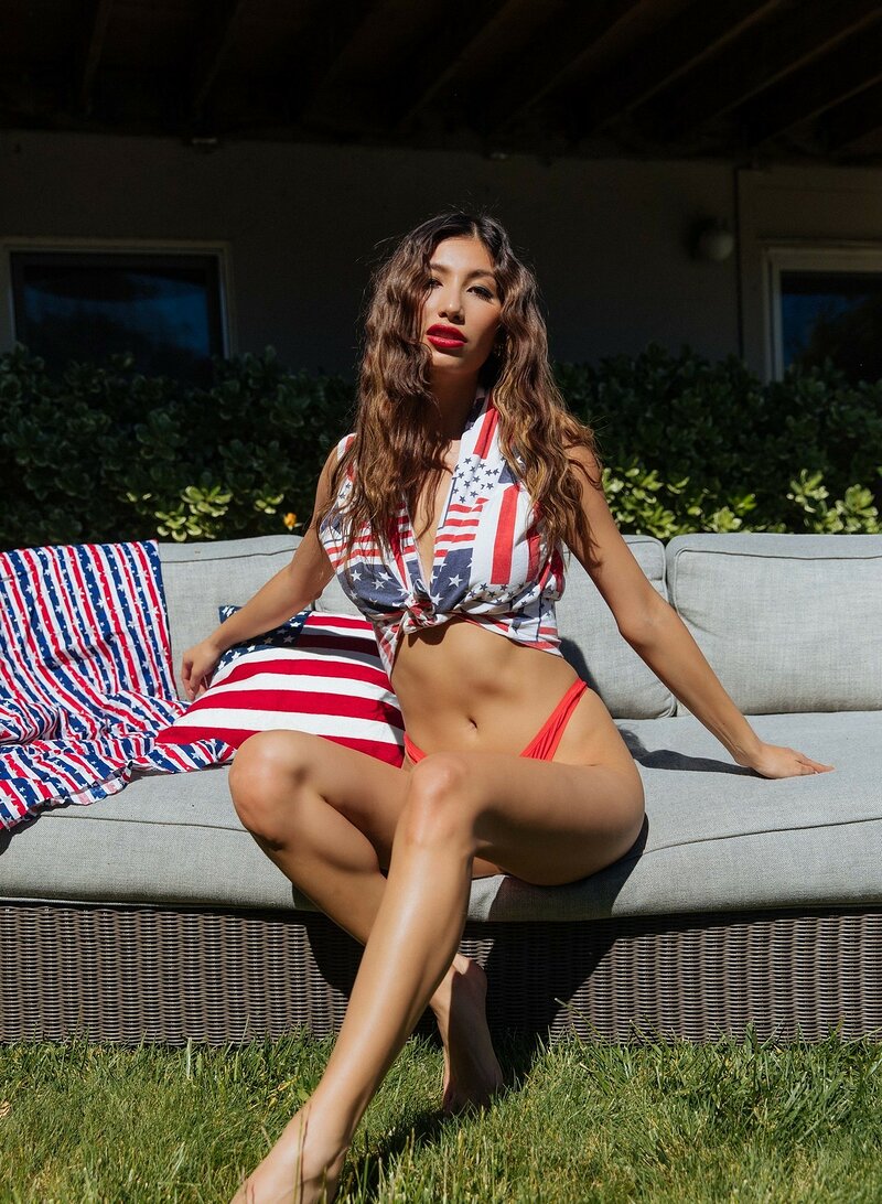 Александра, 23 года, 10 размер груди